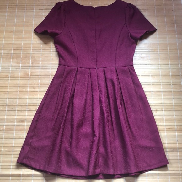 Burgundy brocade fit and flare dress - Picture 8 of 11
